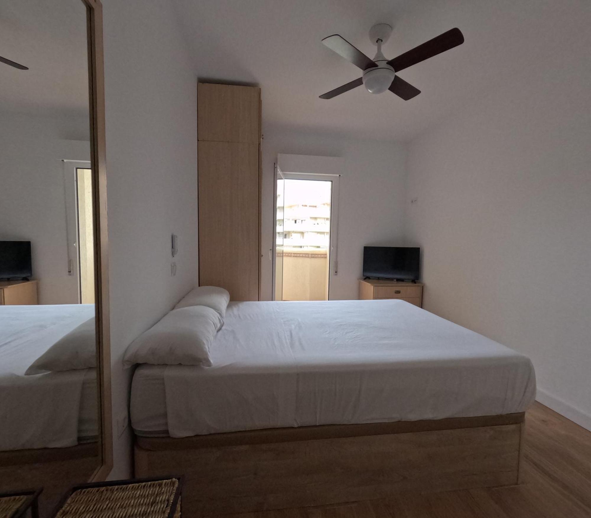Apartamento Benalbeach. Espectacular Terraza, Vistas Al Mar. *